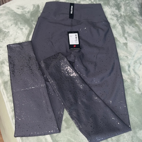 Peloton Leggings (show up sparkle) - Picture 2 of 3